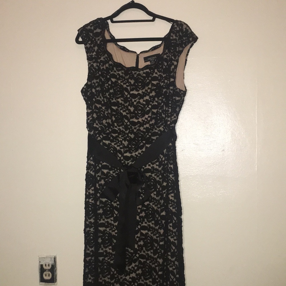 Long lace black gold dress
